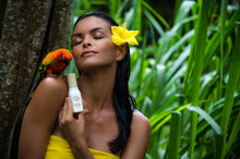 Load image into Gallery viewer, Golden Nectar Brightening + Firming Ferulic Serum